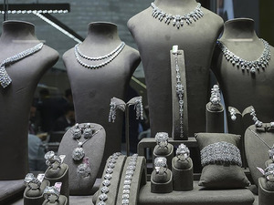 Y&uuml;zde 20 &Ouml;TV uygulanacaktı! Meclis'ten m&uuml;cevherde yeni karar