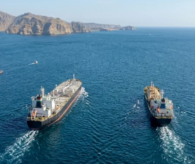 Hindistan'ın LPG tanker gemisi H&uuml;rm&uuml;z Boğazı'nı ge&ccedil;ti 