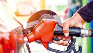 4 yıl sonra bir ilk! ABD’de benzin 5 doları aştı