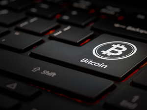 Trump Ateşkes Dedi, Bitcoin Anında 72.700 Dolara &Ccedil;ıktı