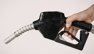 Akaryakıtta indirim mutluluğu kısa s&uuml;rd&uuml;! &Ccedil;ifte zam bekleniyor