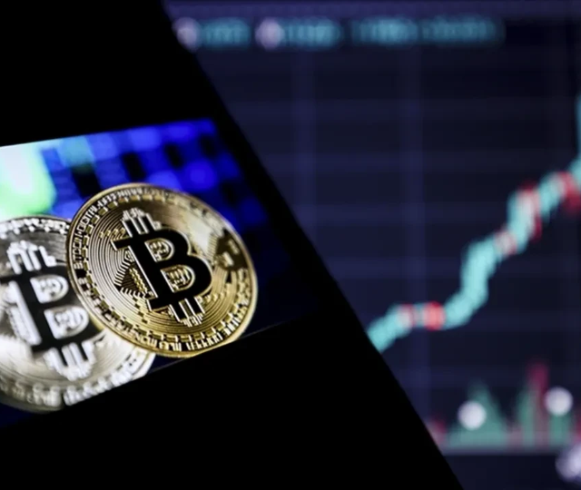 BIST 100 m&uuml; Bitcoin mi: T&uuml;rk yatırımcı hangisini se&ccedil;meli?