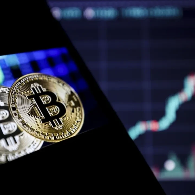BIST 100 m&uuml; Bitcoin mi: T&uuml;rk yatırımcı hangisini se&ccedil;meli?