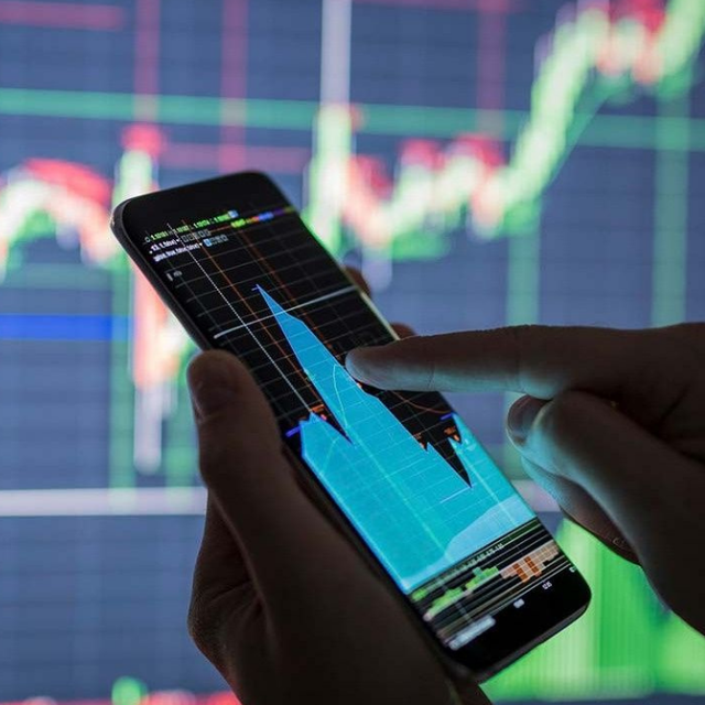 BIST y&uuml;kselirken en &ccedil;ok kazandıran ve kaybettiren hisseler