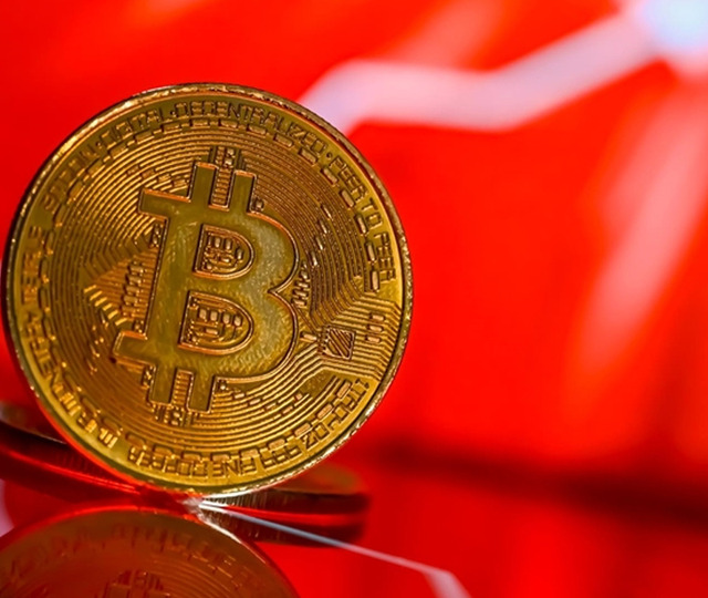 ABD-İran g&ouml;r&uuml;şmeleri sonu&ccedil;suz kaldı! Bitcoin 73 binden sert d&uuml;şt&uuml;
