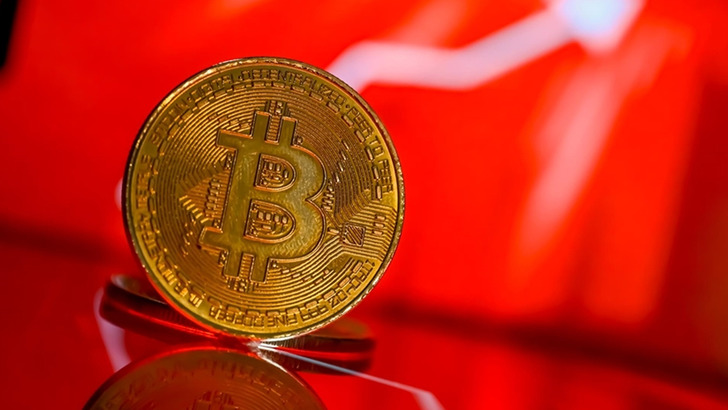 ABD-İran g&ouml;r&uuml;şmeleri sonu&ccedil;suz kaldı! Bitcoin 73 binden sert d&uuml;şt&uuml;