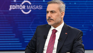 Bakan Fidan'dan H&uuml;rm&uuml;z uyarısı! "Ekonomiye y&uuml;k bindirir"