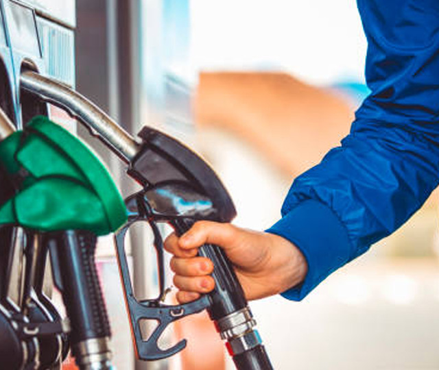 4 lira 35 kuruş indirim geldi! Motorin fiyatı d&uuml;şt&uuml;