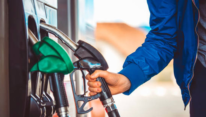 4 lira 30 kuruş indirim geldi! Motorin fiyatı d&uuml;şt&uuml;