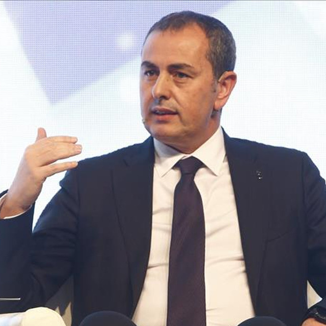 İş Bankası/Hakan Aran'dan ekonomi programında revizyon vurgusu