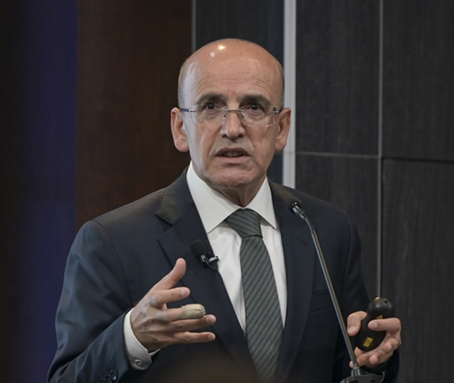 Bakan Şimşek: Riskler fırsata d&ouml;n&uuml;ş&uuml;yor