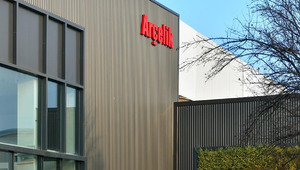 Ar&ccedil;elik hisselerini satıyor: 261 milyon dolarlık imza