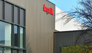 Ar&ccedil;elik hisselerini satıyor: 261 milyon dolarlık imza