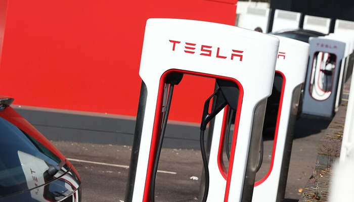 Tesla bilan&ccedil;osunu a&ccedil;ıkladı! K&acirc;r beklentiyi aştı