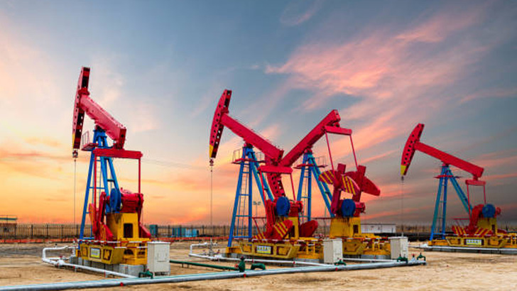 T&uuml;rkiye'de zincirleme etki yaratıyor! Petrol yine kritik eşiği aştı