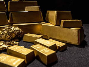 Altın g&uuml;mr&uuml;ğe takıldı: Bankalar askıya aldı, primler zirve yaptı