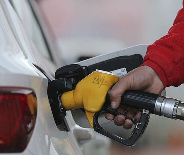 Akaryakıt fiyatları 29 Nisan: Benzin, motorin ve LPG ka&ccedil; TL oldu