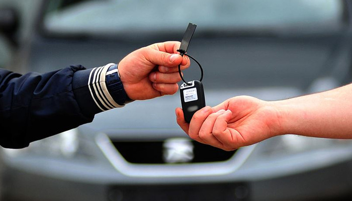 İkinci el ara&ccedil; satışında eğitim şartı değişti