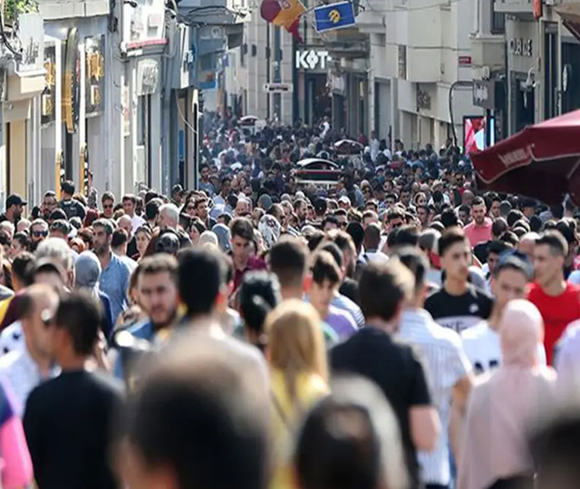 T&Uuml;İK a&ccedil;ıkladı! İşsizlik oranı martta geriledi
