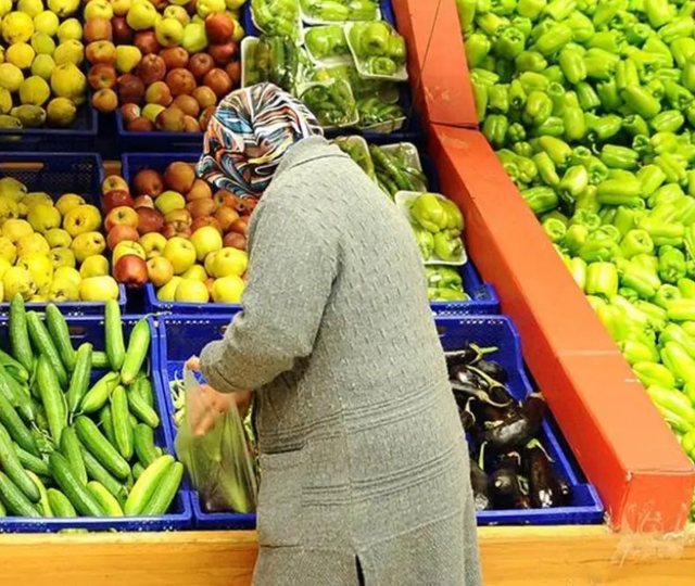 Ge&ccedil;en ay İstanbul&rsquo;da 336 &uuml;r&uuml;n&uuml;n 250&rsquo;si zamlandı