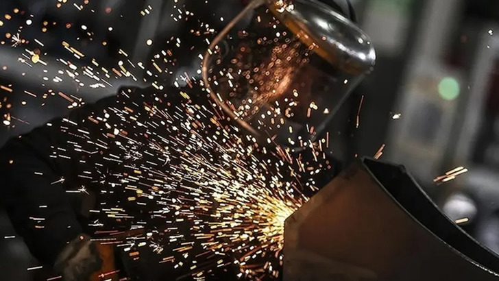 Yavaşlama eğilimi 25. aya ulaştı! İmalat PMI'de daralma hızlandı